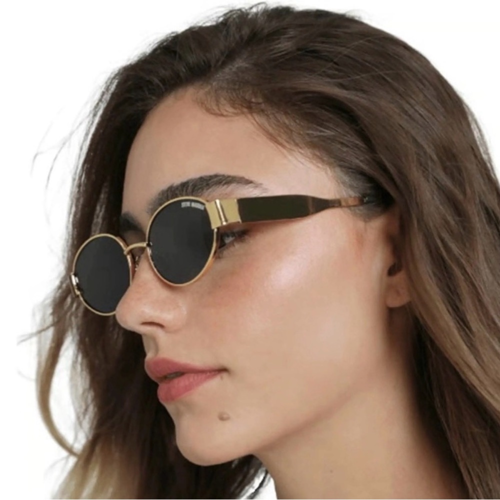 NWT Steve Madden Gold Frame Black Lens Round Sunglasses